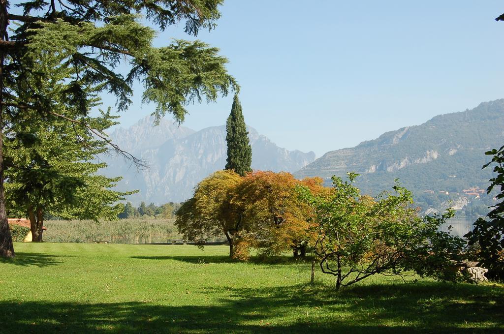 Relais Di Villa Adinolfi Annone di Brianza Exteriör bild